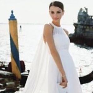 David’s Bridal Ivory High neck w/ detachable cape